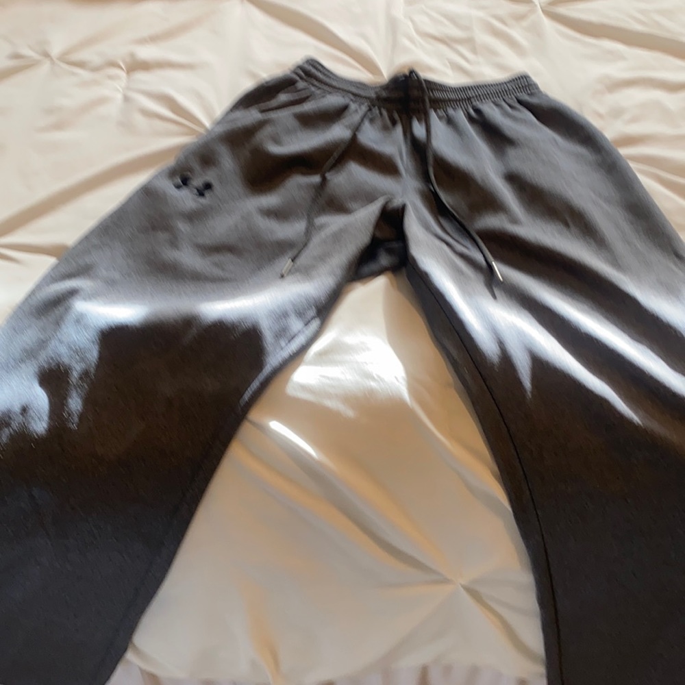 Under Armor ladies loose sweats, size small, great shape